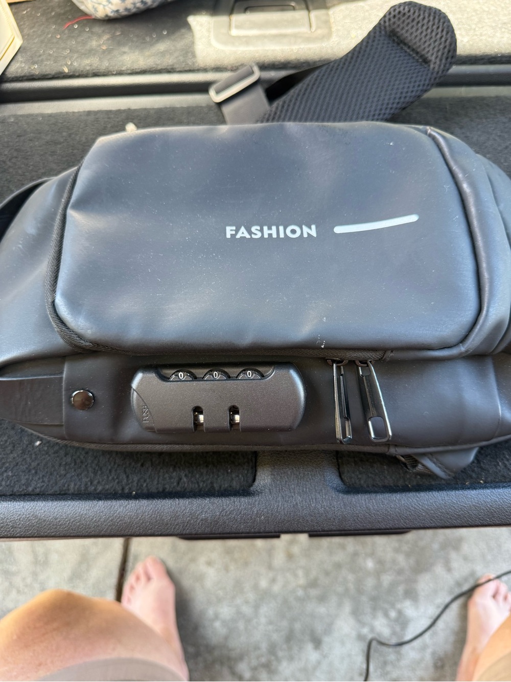 Black Men’s Lockable Belt Bag
